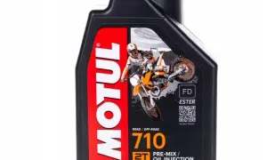 Olej Motul 710 2T - klucz do wydajności silnika dwusuwowego