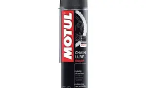Motul C2 - skuteczny smar do łańcuchów motocyklowych, który działa
