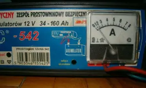 Kiedy odłączyć prostownik? Uniknij błędów przy ładowaniu akumulatora