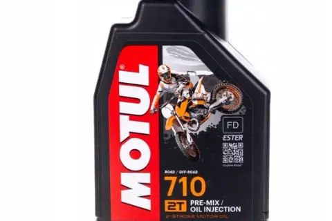 Olej Motul 710 2T - klucz do wydajności silnika dwusuwowego