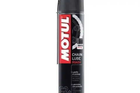 Motul C2 - skuteczny smar do łańcuchów motocyklowych, który działa