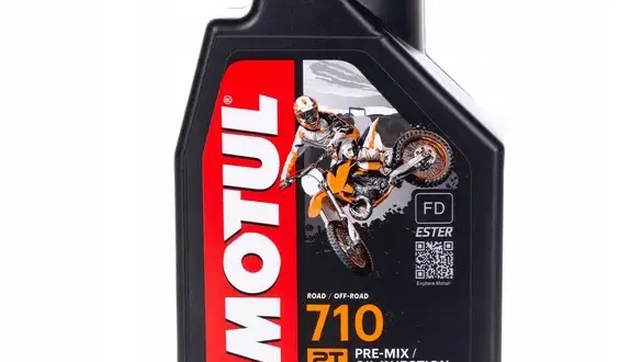 Olej Motul 710 2T - klucz do wydajności silnika dwusuwowego