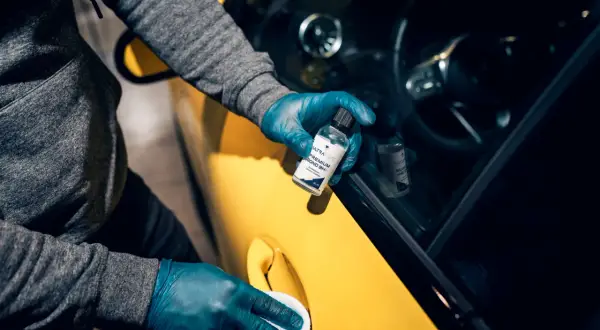 Ile ceramiki na auto? Poznaj ceny i korzyści z aplikacji